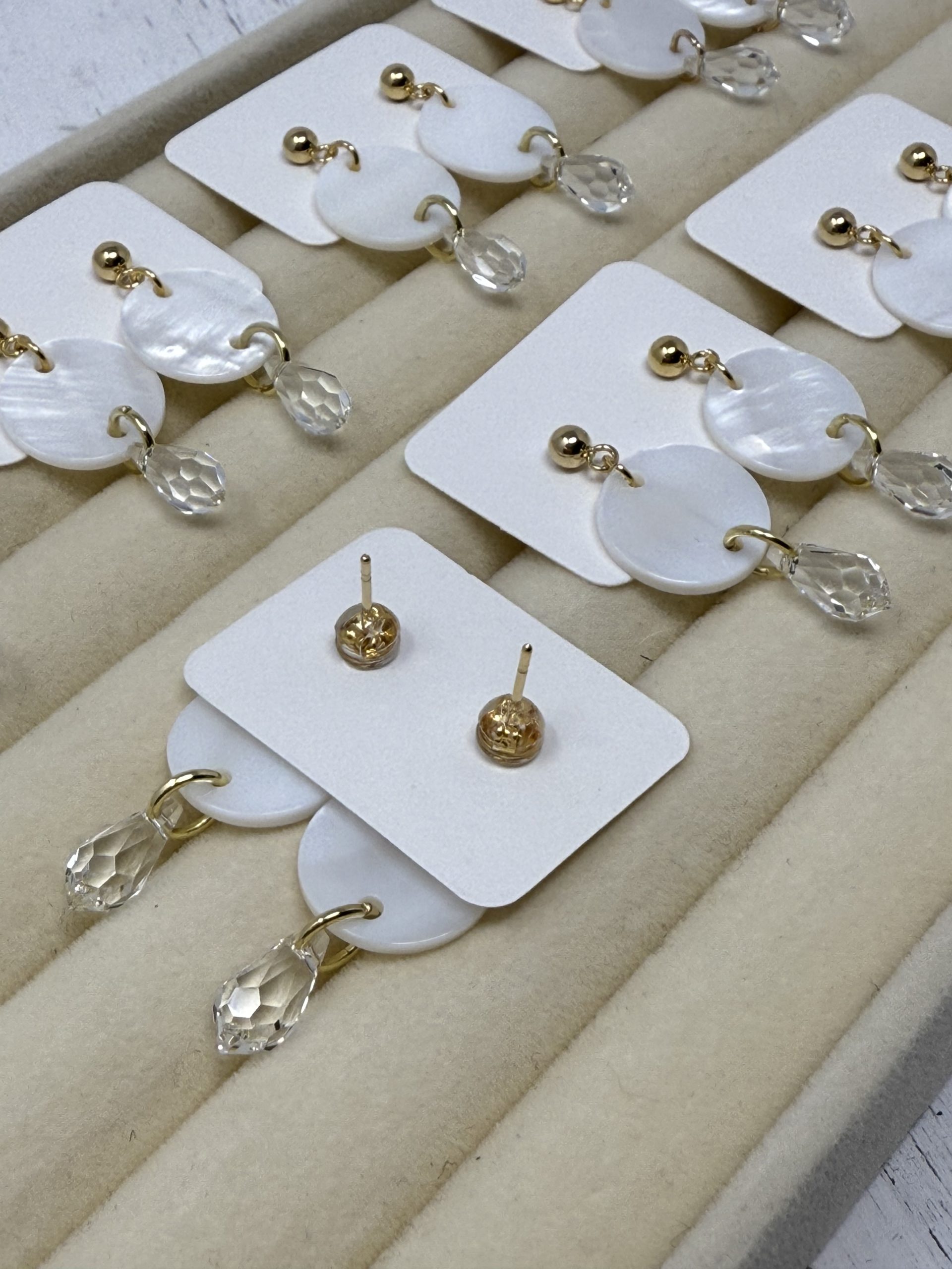 18K Gold Swarovski Shell Set - Image 3